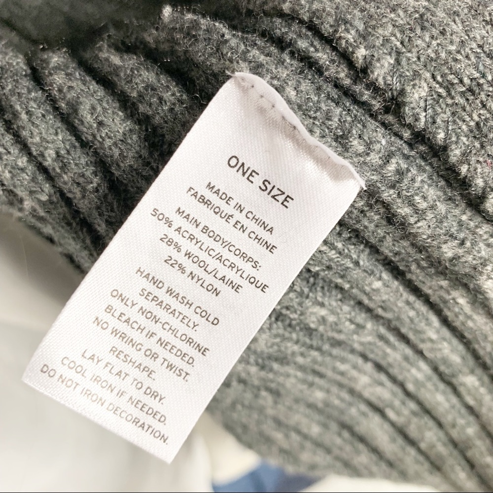 Long Ribbed Gray Vest - Picture 7 of 8